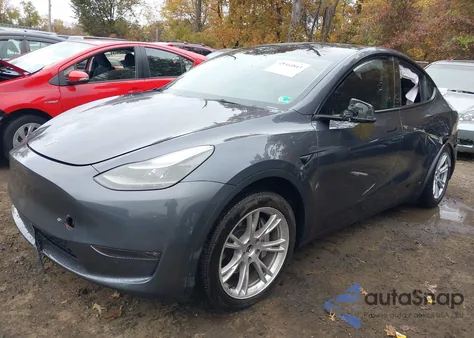 2023 Tesla Model Y Awd/Long Range Dual Motor All-Wheel Drive z USA, uszkodzony, nr VIN 7SAYGDEE8PA176641